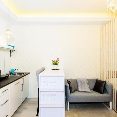 Noble Ferienwohnung In Metzingen-Zentrum メッツィンゲン エクステリア 写真