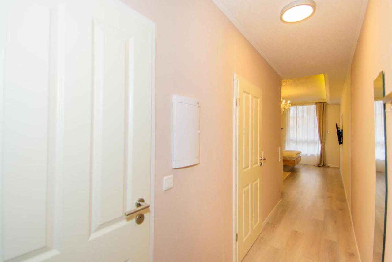 Noble Ferienwohnung In Metzingen-Zentrum メッツィンゲン エクステリア 写真