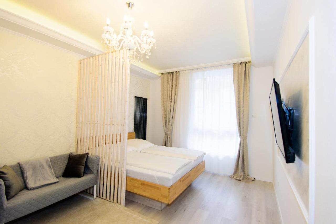 Noble Ferienwohnung In Metzingen-Zentrum メッツィンゲン エクステリア 写真